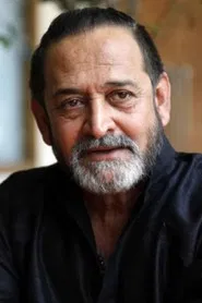 Mahesh Manjrekar in Arrambam