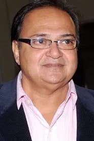 Rakesh Bedi in Zara Hatke Zara Bachke